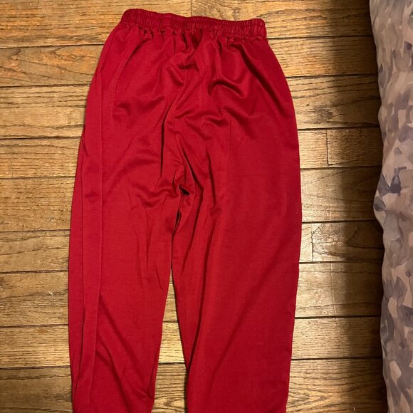 ❤️ Authentic Versace Red Sweatpants Set – Size Medium (Pre-Owned) ❤️ - Picture 2 of 5